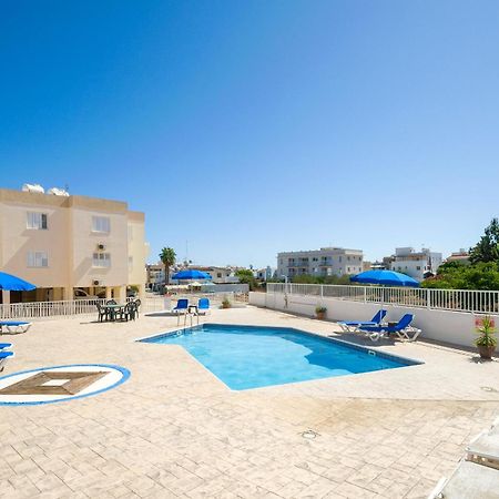 Sofia Apartment 700M Away From The Beach Paralimni Ngoại thất bức ảnh