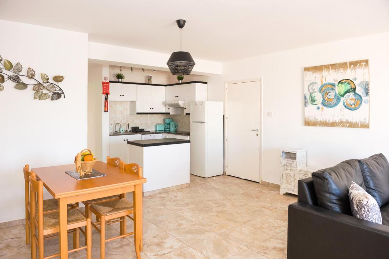 Sofia Apartment 700M Away From The Beach Paralimni Ngoại thất bức ảnh