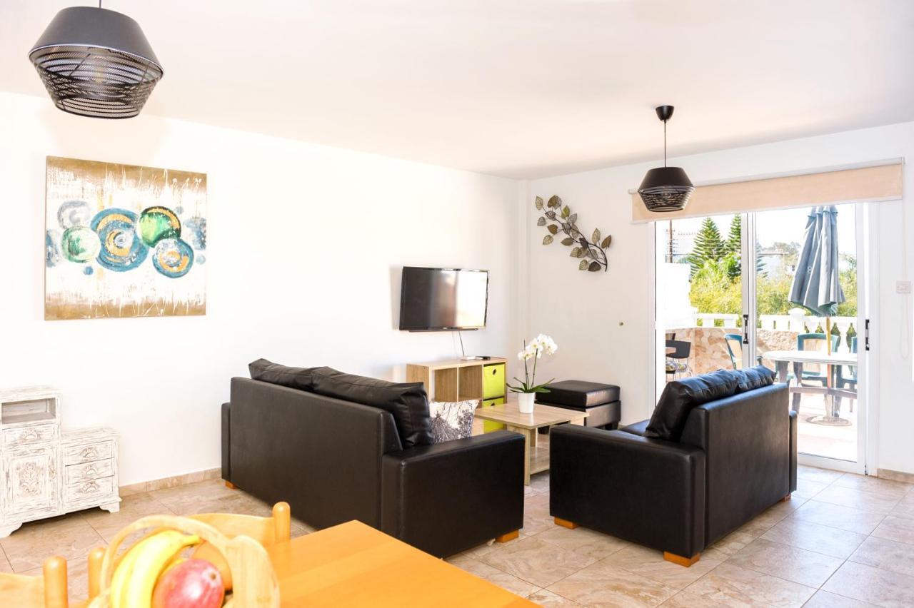 Sofia Apartment 700M Away From The Beach Paralimni Ngoại thất bức ảnh
