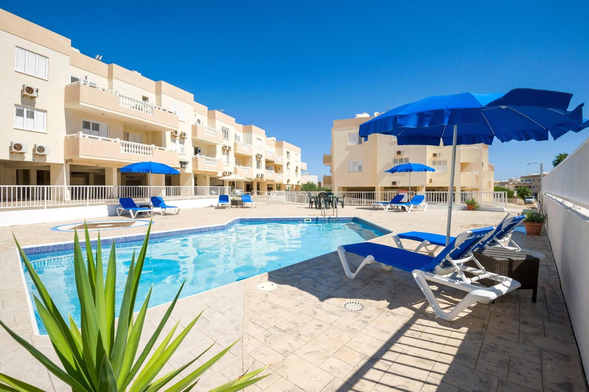 Sofia Apartment 700M Away From The Beach Paralimni Ngoại thất bức ảnh