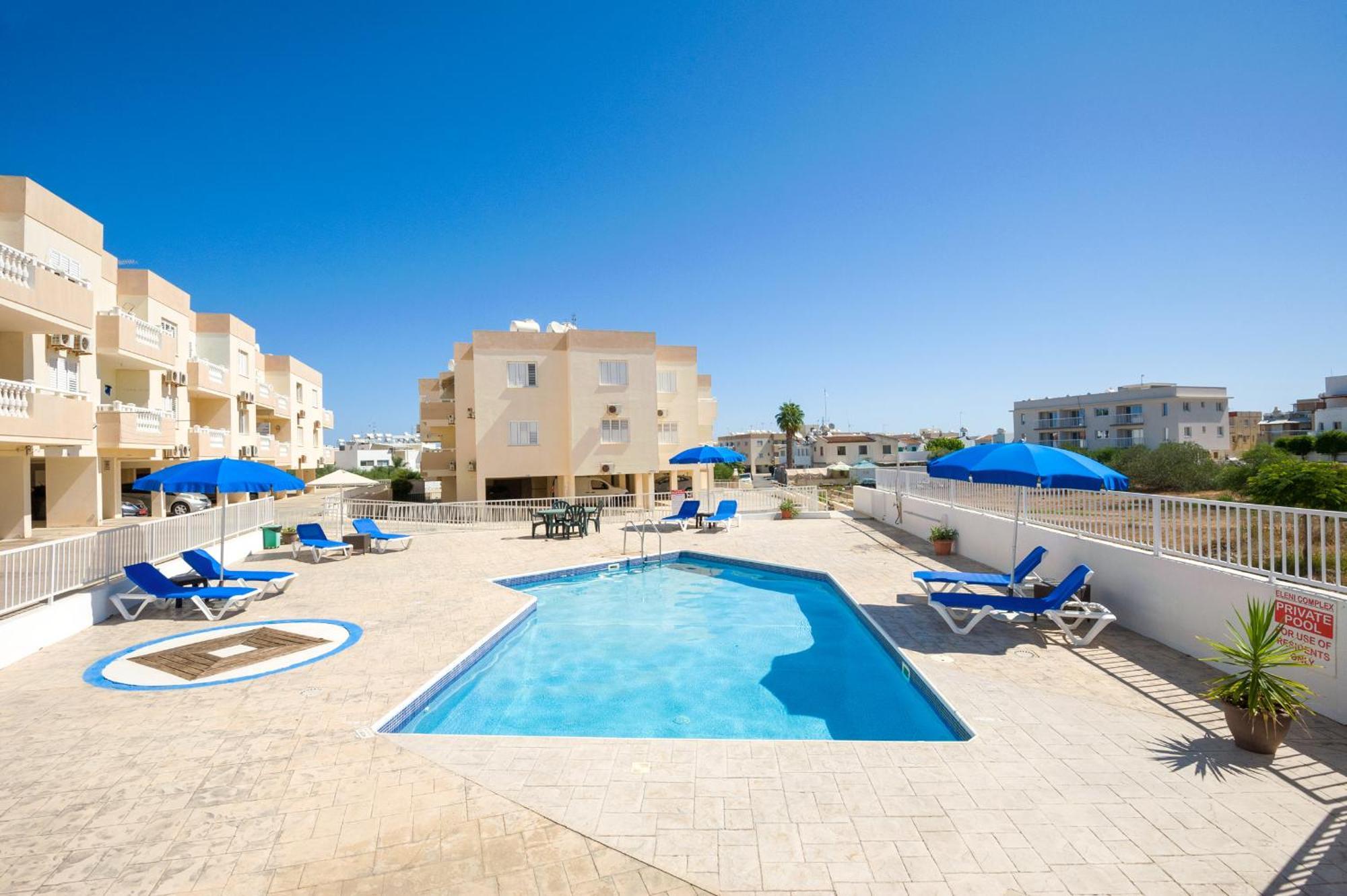Sofia Apartment 700M Away From The Beach Paralimni Ngoại thất bức ảnh